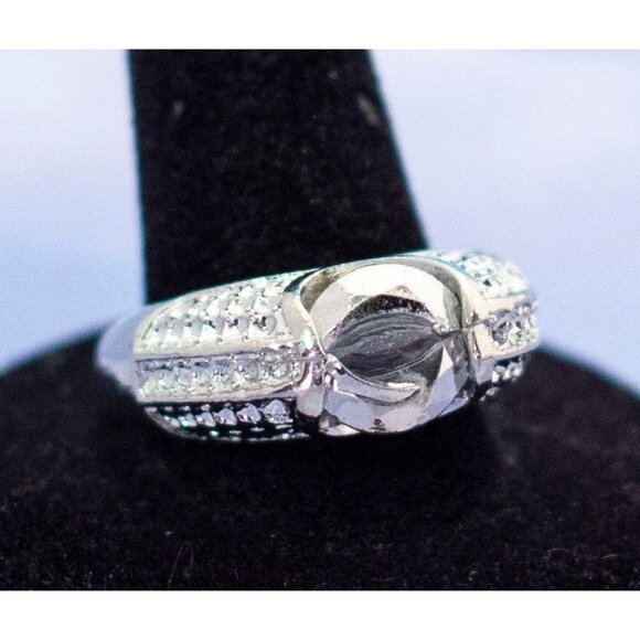 Vintage Art Deco Silver Tone Round Cut Modern Ring - S22 - Picture 2 of 3